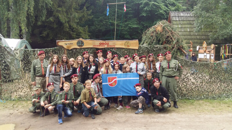 Oboz CZB przed swoja brama