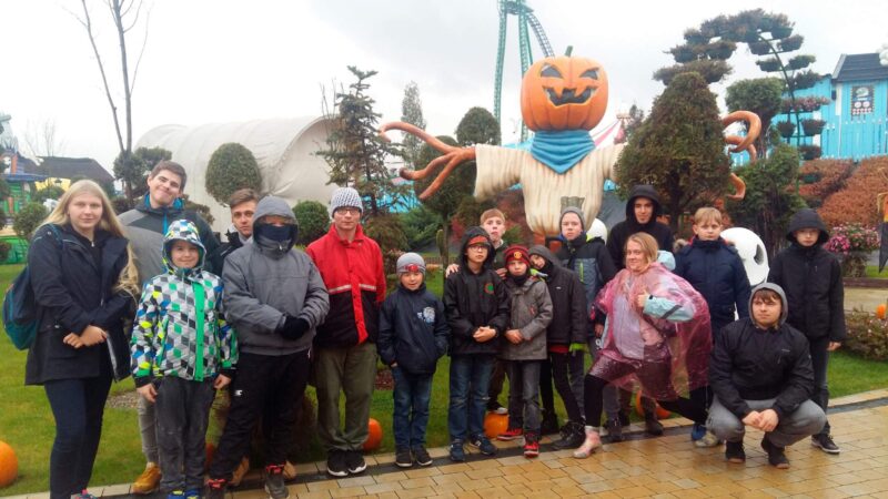 Wycieczka harcerzy z 11 HDCzB i 5 RWDH do Energylandi, Krakowa i Częstochowy 12 20171027 135006