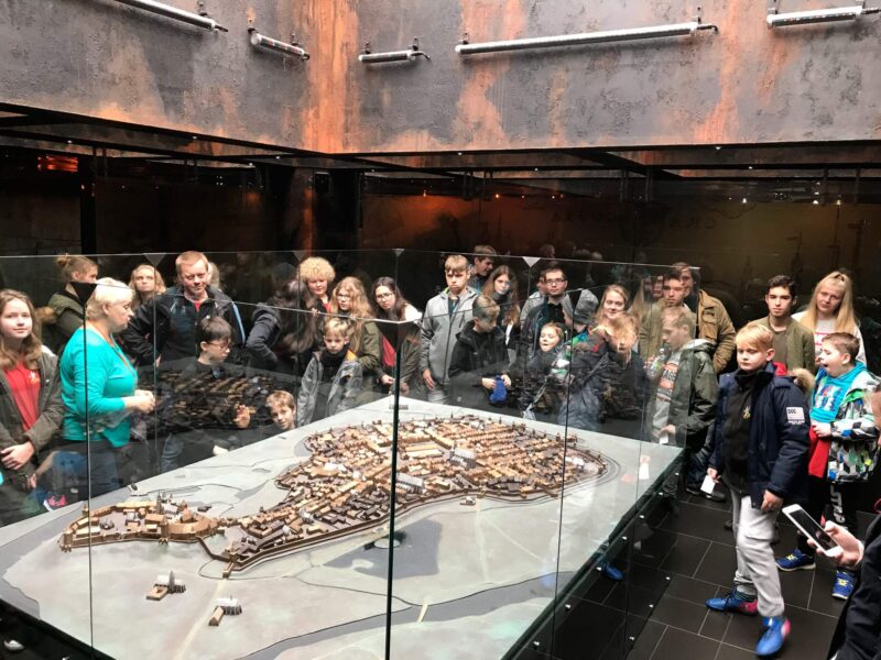 Wycieczka harcerzy z 11 HDCzB i 5 RWDH do Energylandi, Krakowa i Częstochowy 44 IMG 4464