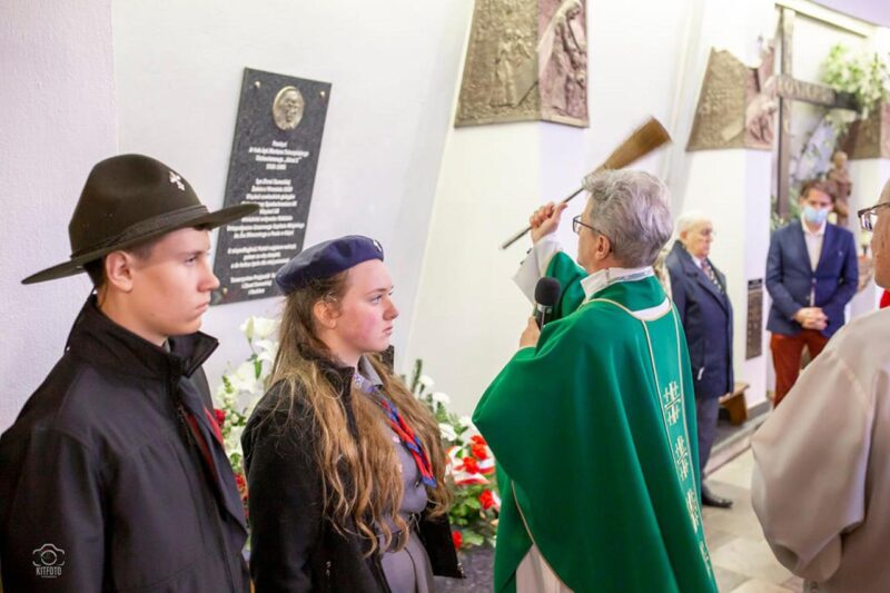 Uroczystość odsłonięcia tablicy pamiątkowej poświęconej dr hab. kpt. Marianowi Teleszyńskiemu